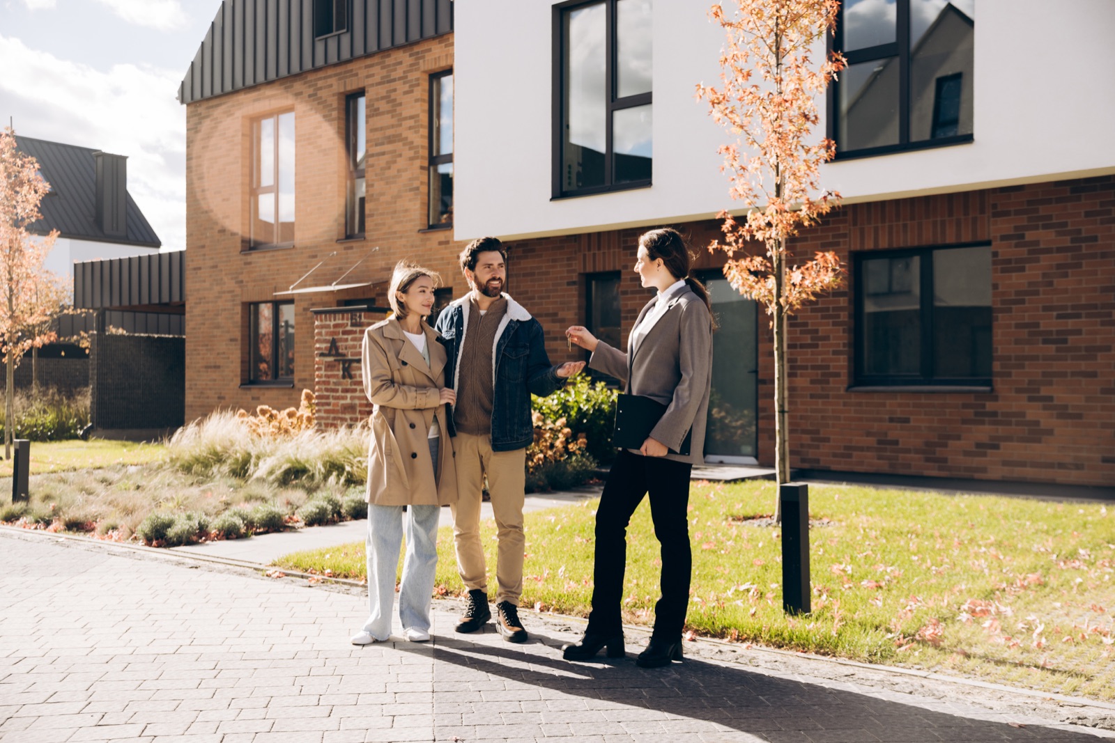 Plus de maisons à vendre, mais toujours pas de répit sur les prix : voici pourquoi