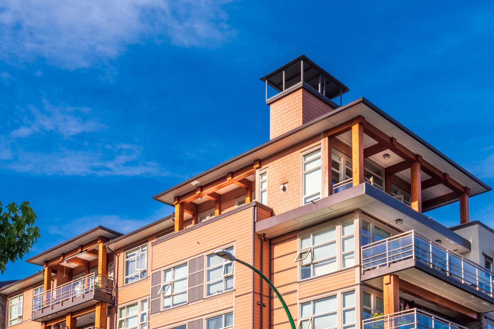 Mortgage Rates Rise in October 2026: The Big Six Banks Move, the Bank of Canada Doesn't